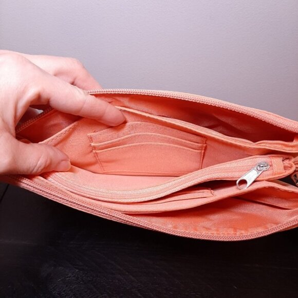 3/$20 GANZ Beyond A Bag 3 In 1 Crossbody Clutch Shoulder Bag Convertible Travel - Picture 8 of 16